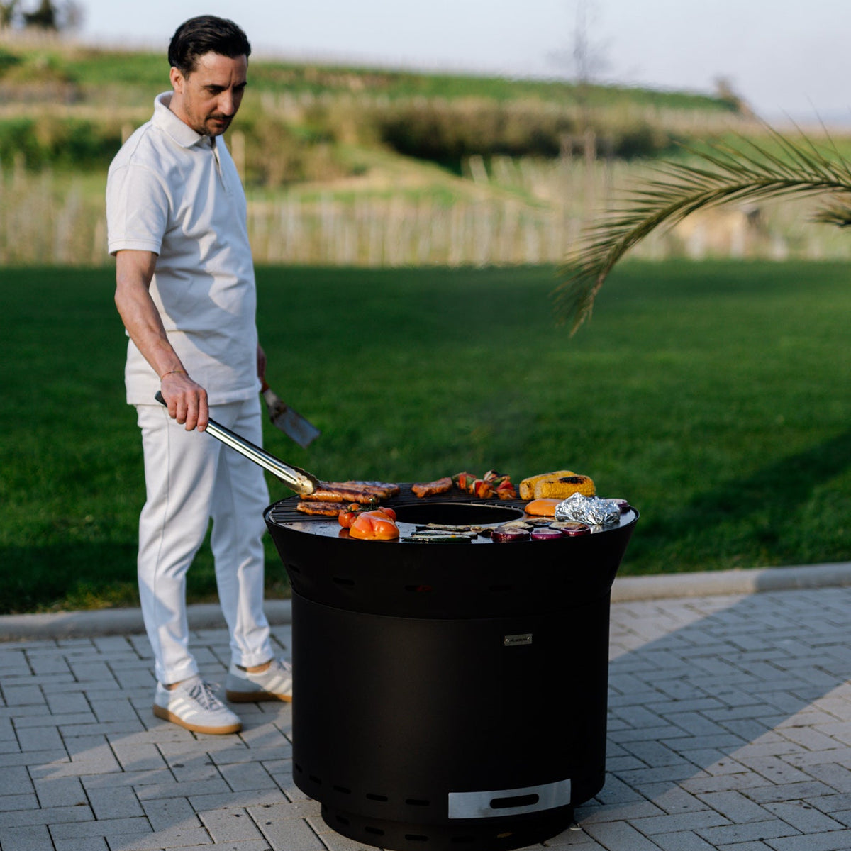 Eldplatsbyggd grill, plancha-tillsats Lunda